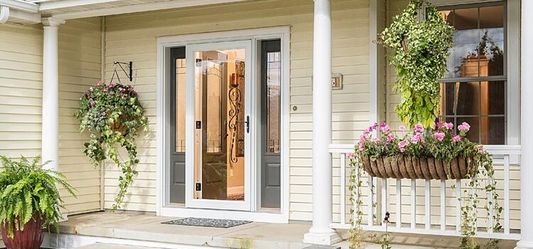 screen door installation in Miami Lakes